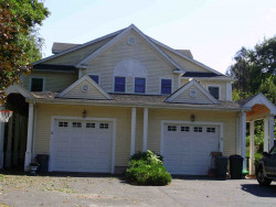 78 Bourne St, Newton MA 02466-1722 exterior