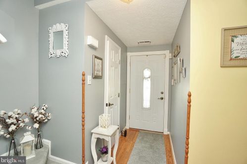 165 Villa Knoll Ct, Erial NJ  08081-2923 exterior