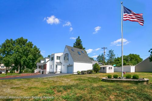 10 Little Silver Pkwy, Little Silver, NJ 07739-1119