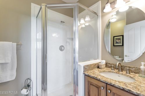 4365 Hidden Cv Rd, Park City UT 84098-4724 exterior