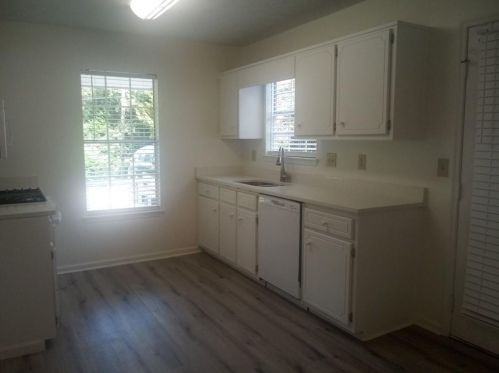 27 Manor Ct, Stockbridge GA  30281-1166 exterior