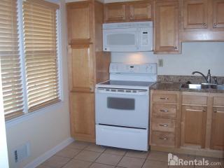 916 Dana Marie Dr, Louisville KY  40223-3473 exterior