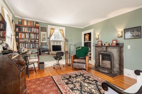 28 Hale St, Beverly MA 01915-2027 exterior