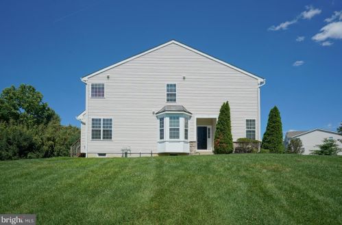 1025 Buckingham Dr, West Deptford, NJ 08086-3811