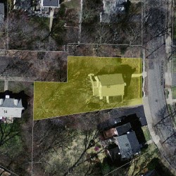 93 Woodcliff Rd, Newton MA  02461-1824 aerial view