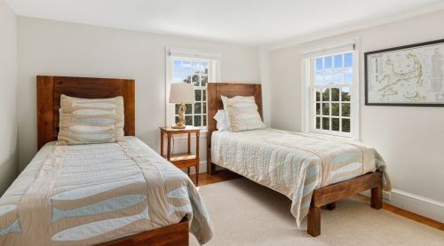 811 Fox Hill Rd, Chatham MA 02633-1410 exterior