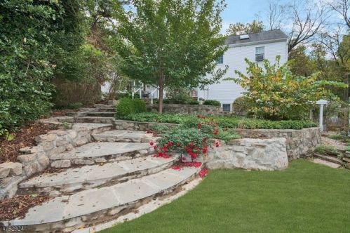 499 Shire Rd, Milford NJ  08848-1765 exterior