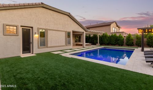 26518 51st Dr, Phoenix AZ  85083-1274 exterior