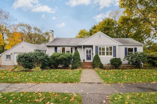 55 Silver Brook Rd, Milton, MA 02186-5237