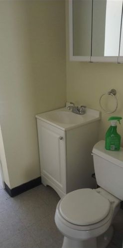 566 Bradford Ave, Fall River MA 02721-1017 exterior