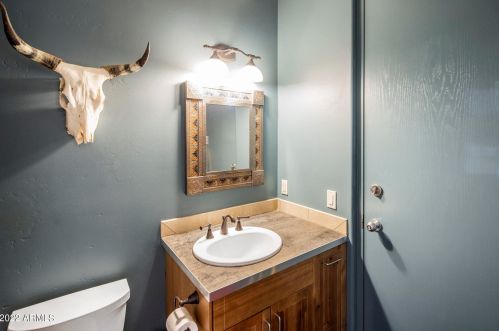 2020 Bethany Home Rd, Phoenix AZ 85014-2434 exterior