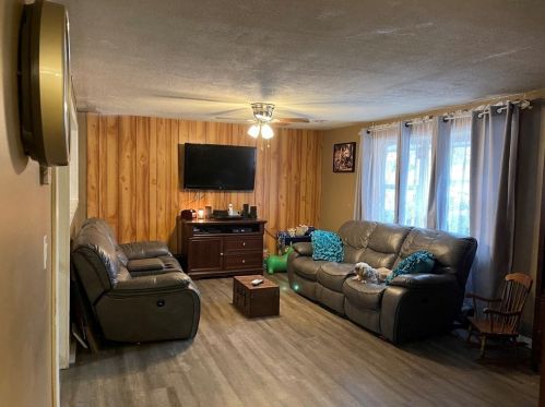 7 Parker Dr, Wareham, MA 02571-1838