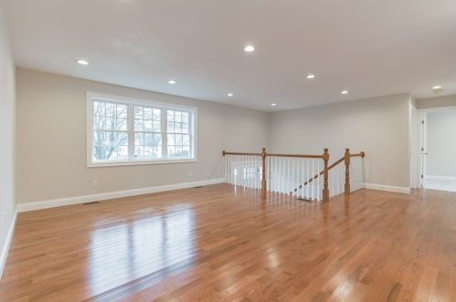 40 Lawrence Ave, East Bridgewater MA 02324-1613 exterior