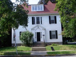 197 Walnut St, Newton, MA 02460-1624