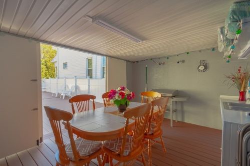 135 Cedar St, New Bedford MA 02740-4312 exterior