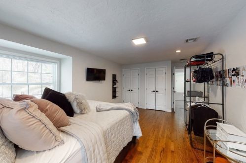 11 Colonial Dr, Shrewsbury MA  01545-1520 exterior