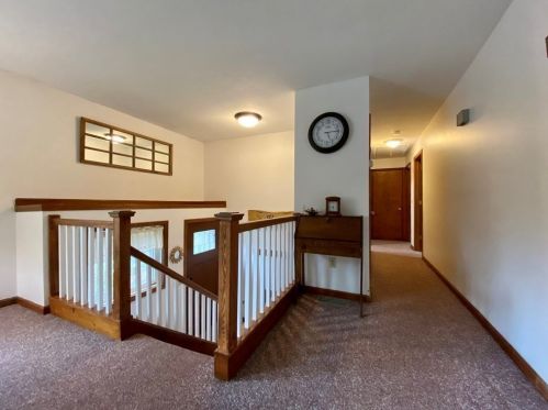 10 Hitching Post Rd, Amherst MA 01002-1155 exterior