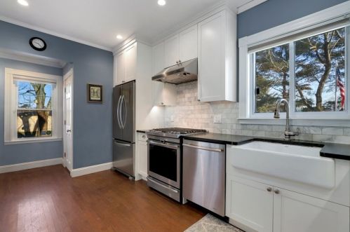 42 Lincoln St, Milton MA 02186-2005 exterior