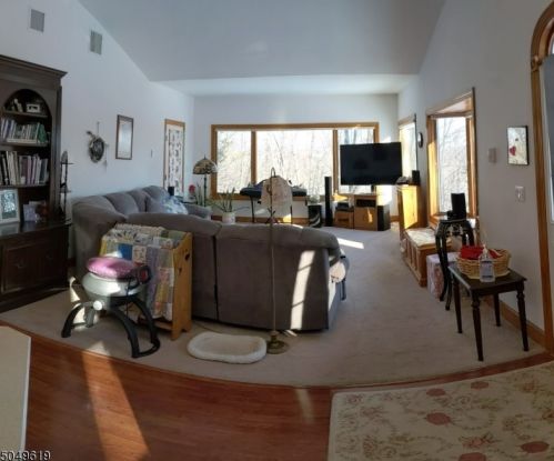 4 Dales Xing, Wantage NJ 07461-3229 exterior