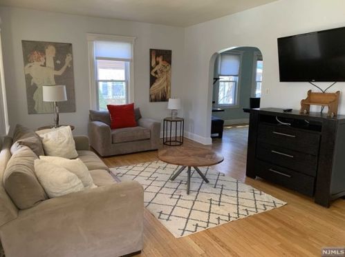 61 Hillside Ave, Cresskill NJ  07626-1632 exterior