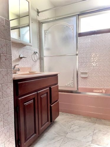 249 Griffin St, Fall River MA 02724-2735 exterior