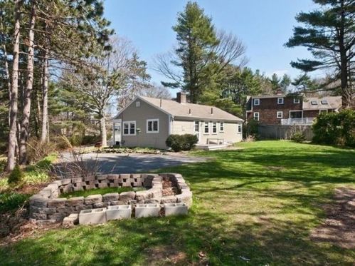 44 Liberty Pole Rd, Hingham MA  02043-3653 exterior