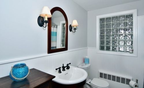 2037 Washington St, Braintree MA 02184-8623 exterior