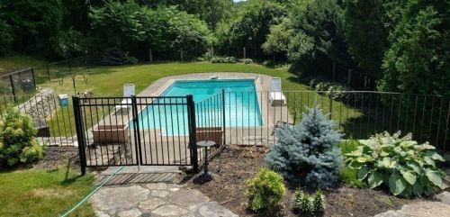 9 Parmenter Rd, Southborough MA exterior