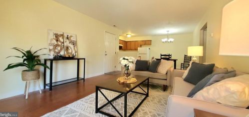 1411 Tristram Cir, West Deptford NJ  08051-2262 exterior