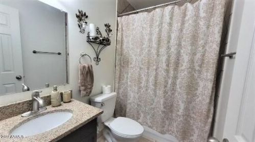 7708 Clarendon Ave, Phoenix AZ 85033-4120 exterior