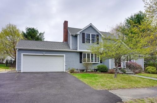 35 Morningside Dr, Arlington, MA 02474-1938