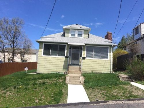 17 Hilma St, Worcester, MA 01606-2337