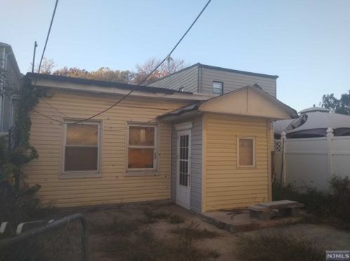 45 Kingsland Ave, Kearny, NJ 07032-3304