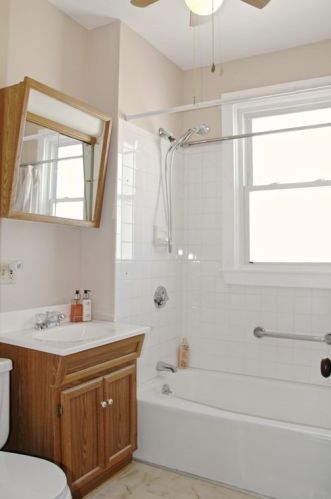 262 Church St, New Bedford MA 02745-5102 exterior