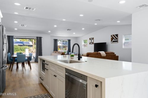 5215 Cambridge Ave, Phoenix AZ 85008-1213 exterior