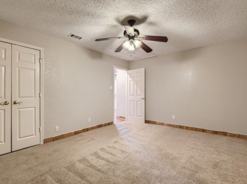 7032 Greenview Cir, Fort Worth TX 76120-1343 exterior