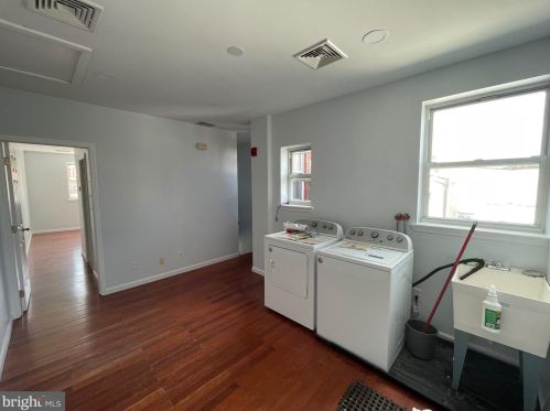 1239 6 St, Philadelphia PA 19140-4561 exterior