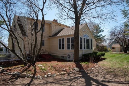 2 Trevor Ln, Worcester MA  01605-1081 exterior