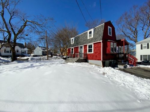 48 Silk St, Arlington MA 02474-3837 exterior