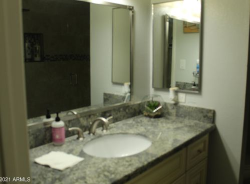 7805 Earll Dr, Phoenix, AZ 85033-5421