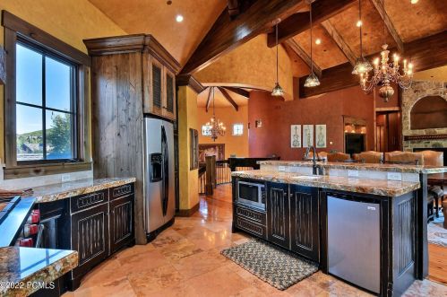 2702 Est Dr, Park City UT 84060-6878 exterior