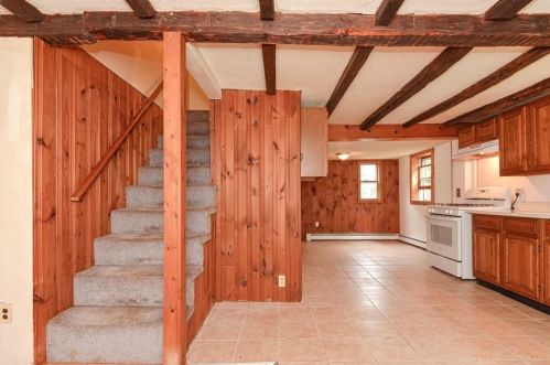 203 Precinct St, Taunton MA 02718-1211 exterior