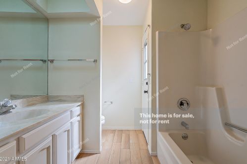 237 Denton Ln, Phoenix AZ 85014-2676 exterior