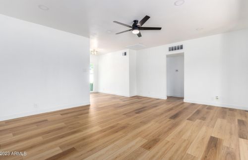 2544 Clarendon Ave, Phoenix AZ 85033-4124 exterior