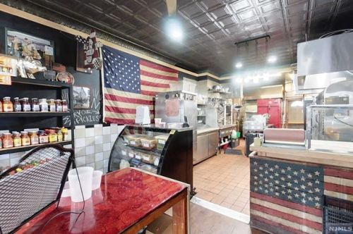 264 Davis Ave, Kearny NJ 07032-3402 exterior