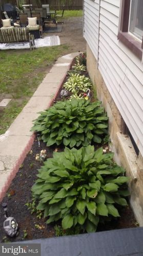 61 Barber Ave, West Deptford NJ 08096-2832 exterior