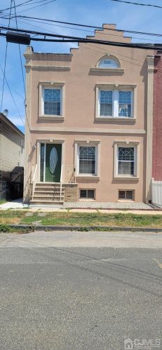 48 Chrome Ave, Carteret NJ  07008-3402 exterior