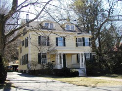 122 Temple St, Newton, MA 02465-2314