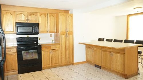 464 Cohannet St, Taunton MA 02780-4523 exterior