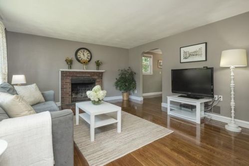 38 Gate St, Dedham, MA 02026-6315